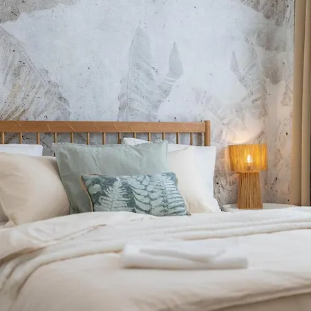 Iconic View Luxury In Old Town Apartment