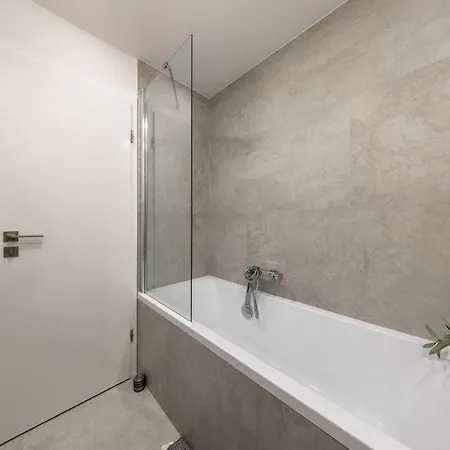 Iconic View Luxury In Old Town * 布拉迪斯拉发