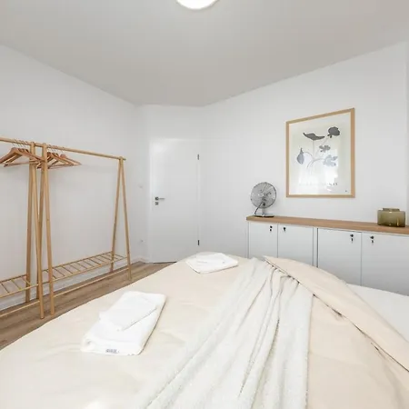 Iconic View Luxury In Old Town Apartment Pressburg